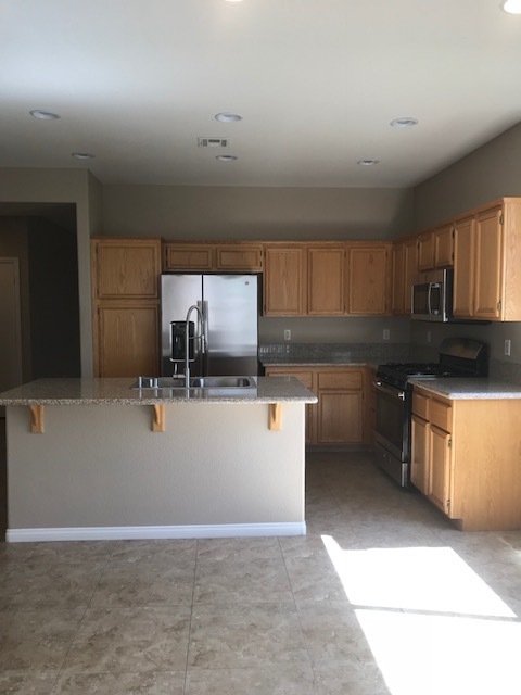 Building Photo - SINGLE STORY 3 BED/2BATH