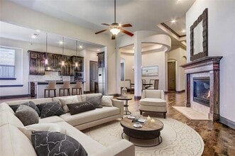 Building Photo - 6201 Savannah Oak Trail