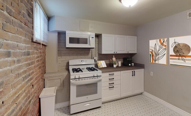 Foto del edificio - Charming Capitol Hill private basement apartment between downtown & Cheesman Park