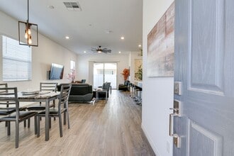 Building Photo - 209 Estella Canyon Ave