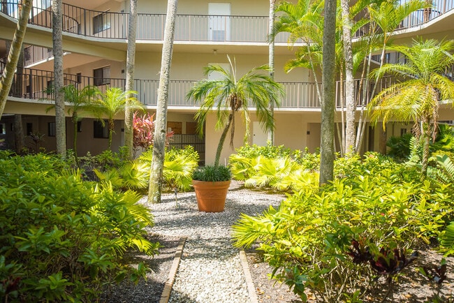 Building Photo - 5220 Las Verdes Cir