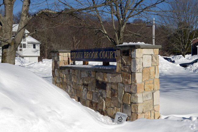 Building Photo - Stony Brook Court