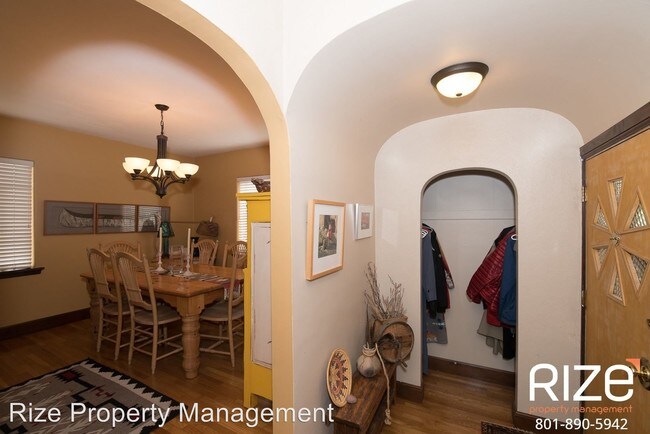 Foto del edificio - 5 br, 2 bath House - 1561 Michigan Avenue