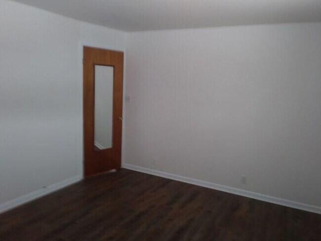 Building Photo - 2 bedroom in Red Lodge MT 59068