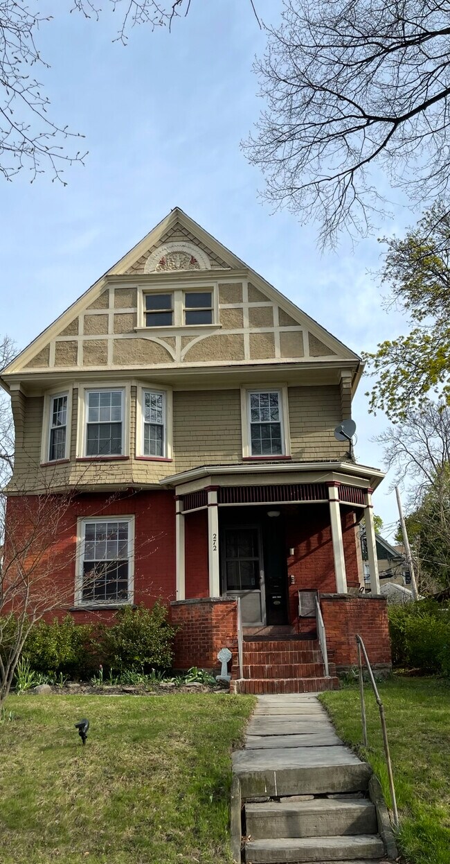 Foto del edificio - 272 Linden St