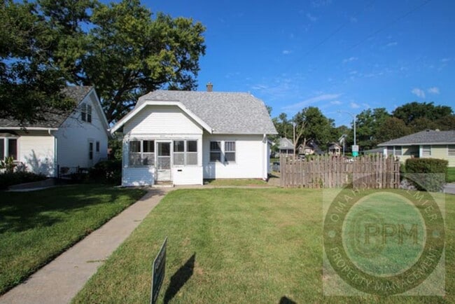 Building Photo - 2802 S 31st St