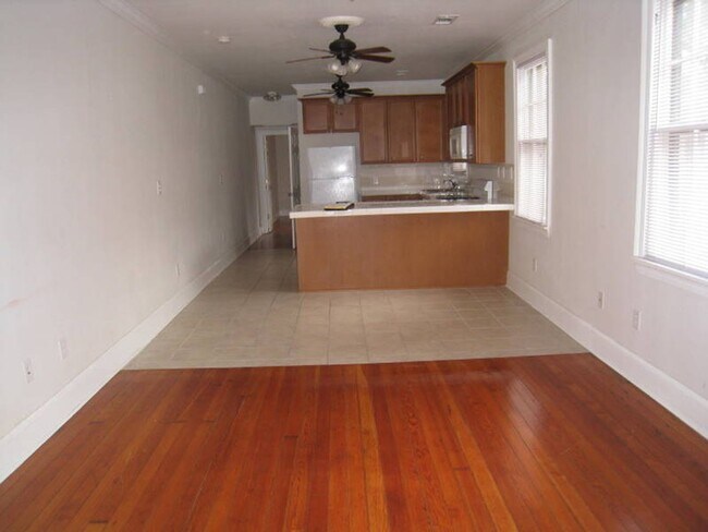 Building Photo - 4009-4011Iberv