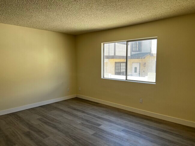 Building Photo - 2210 Clark Ln