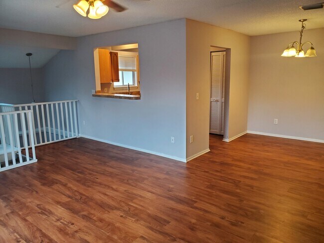 Pass through bar seating area - 4426 Ring Neck Rd