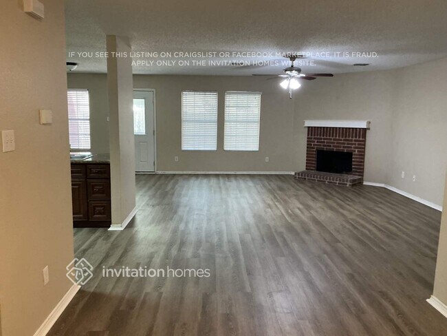 Building Photo - 1537 Englewood Dr