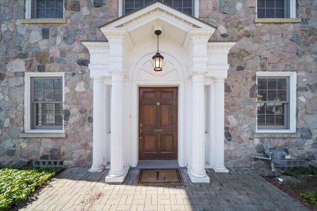 Foto del edificio - 1211 Willow Ln