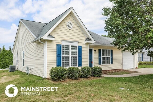 Building Photo - 3250 Trenchard Ln