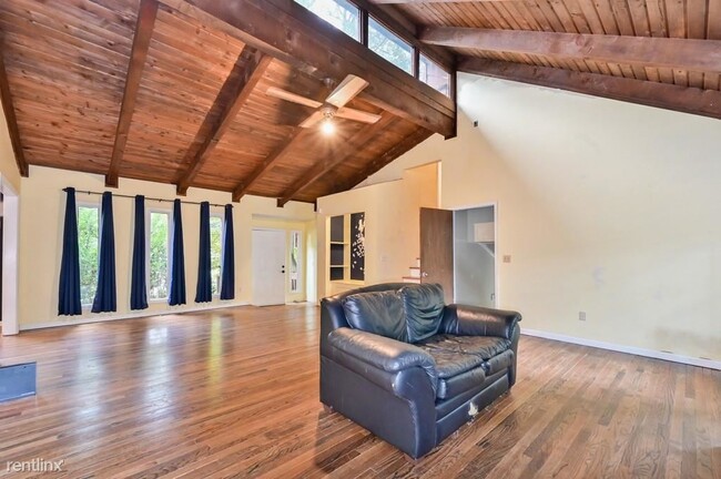 Building Photo - 5 br, 3 bath House - 2050 Paran Court