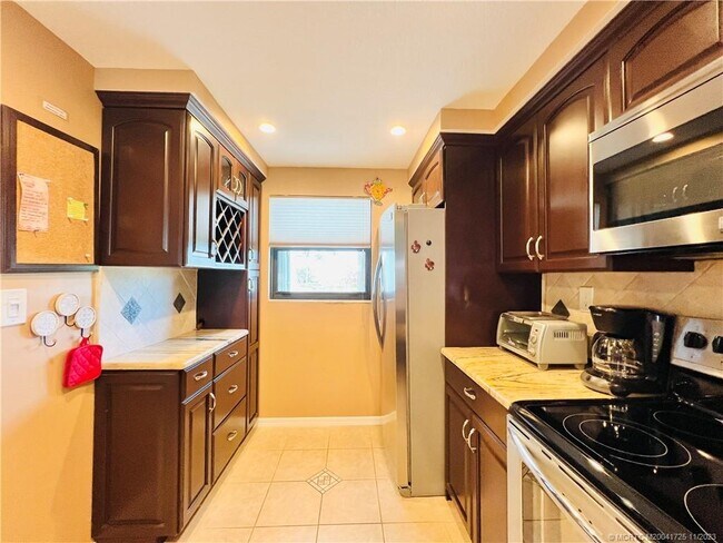 Foto del edificio - 9400 S Ocean Dr