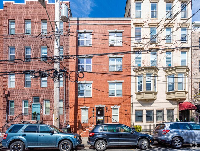 Foto del edificio - 226 Madison St