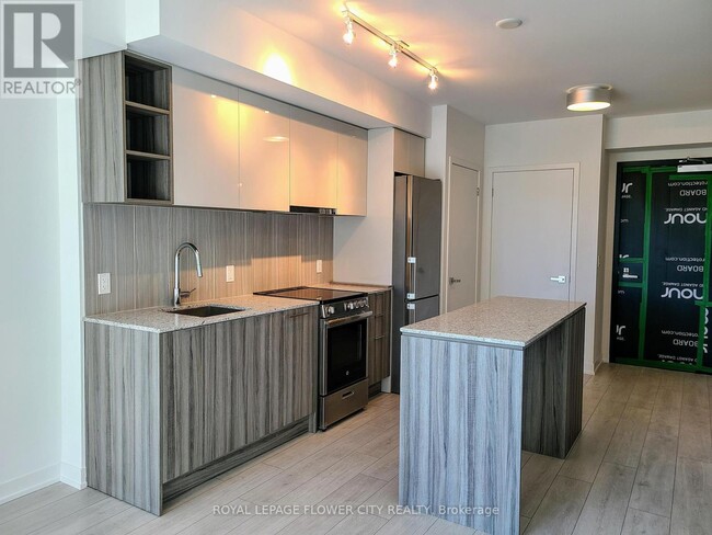 Building Photo - 31 Tippett Rd