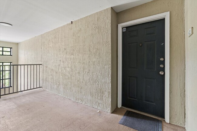 Foto del edificio - 3591 Kernan Blvd S