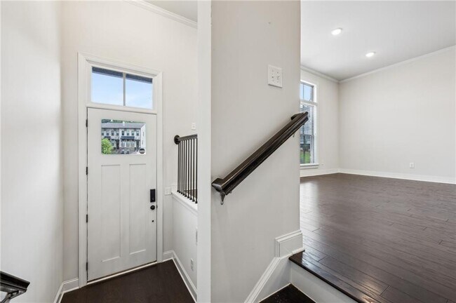 Foto del edificio - 687 Avondale Creek Dr.