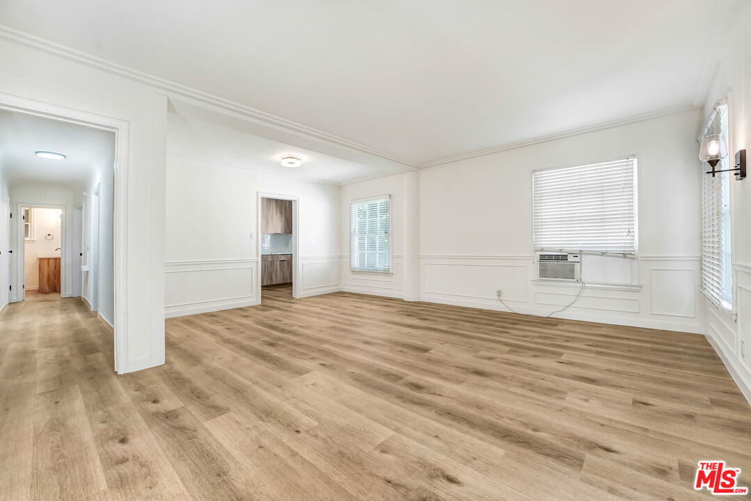 Primary Photo - 308 S Reeves Dr