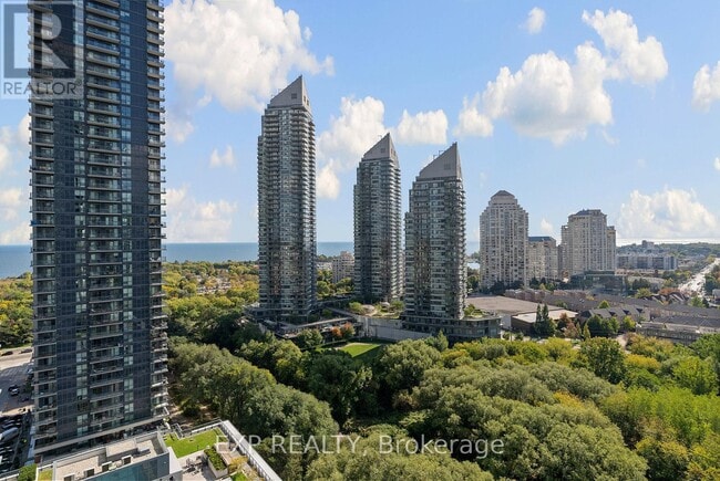 Building Photo - 36 Park Lawn Rd