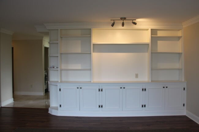 Building Photo - 1512 S Arlington Ridge Rd