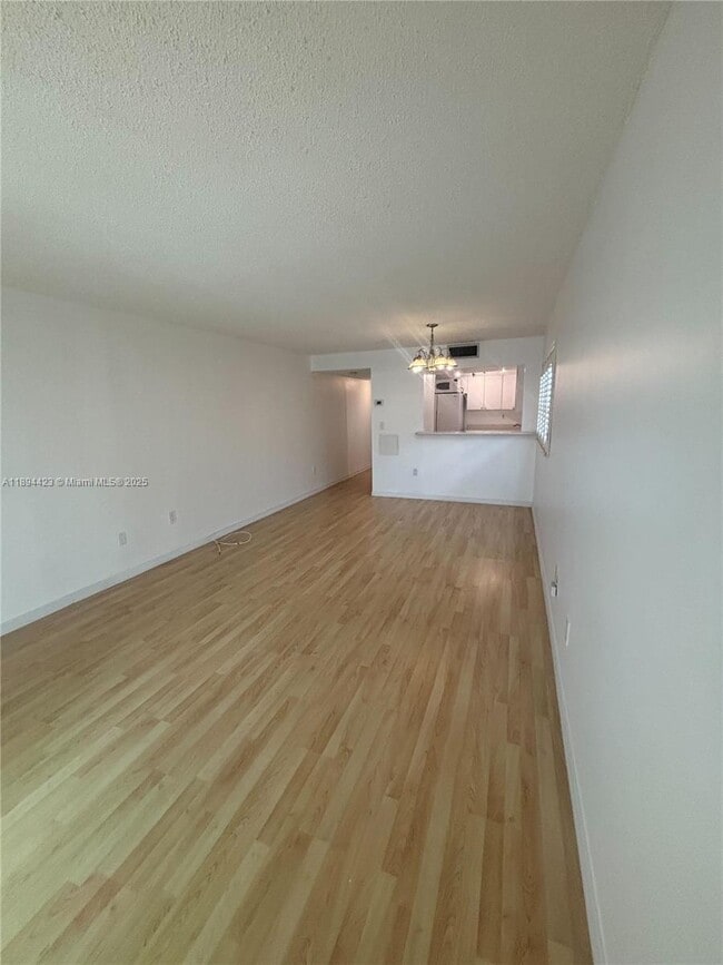 Building Photo - 1150 Collins Ave