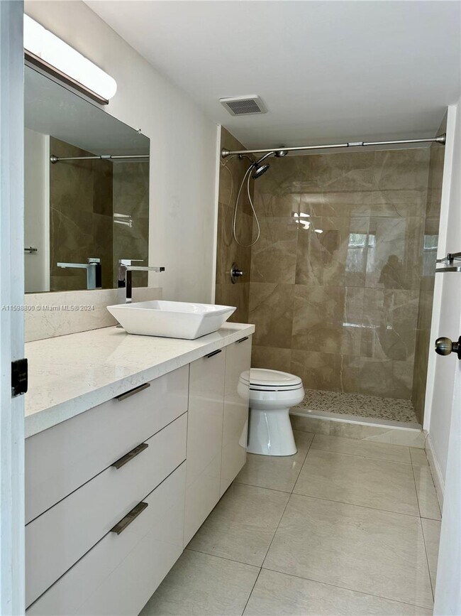 Building Photo - 5221 Geneva Way