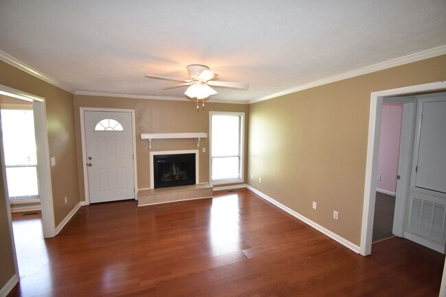Foto del edificio - 6897 Kingsgate Dr