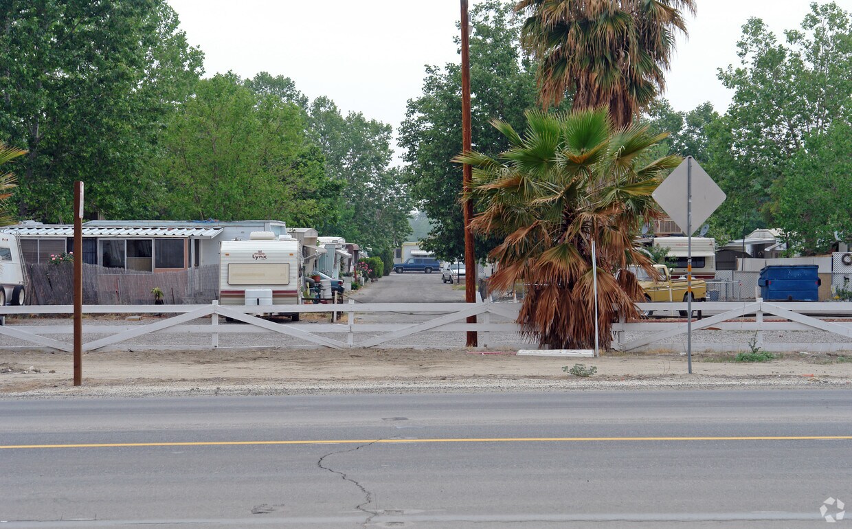 Foto del edificio - 2150 S San Jacinto Ave