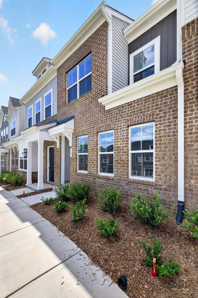 Building Photo - 107 Flowering Maple Wy