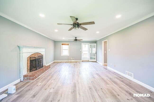 Foto del edificio - Spacious 3BR, with bonus room House in Law...