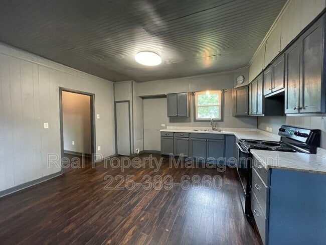 Photo - 1133 Maximillian St House