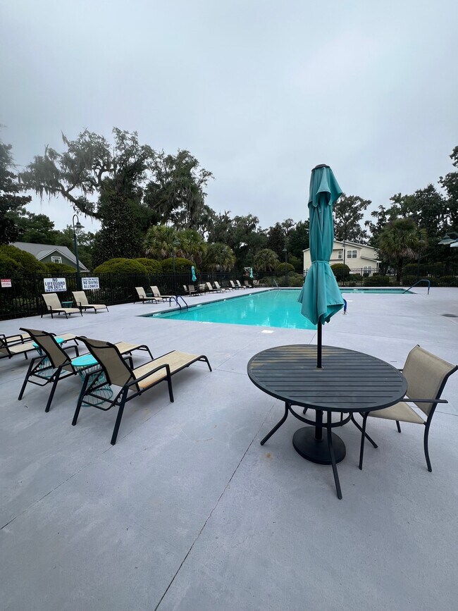 Foto del edificio - 114 Grand Oaks Dr