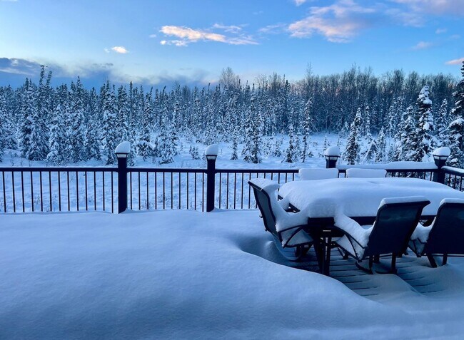 Foto del edificio - Fantastic, Single Family, Ranch Style home on an acre! Upgraded 3bed/2bath/2 car garage with all ...