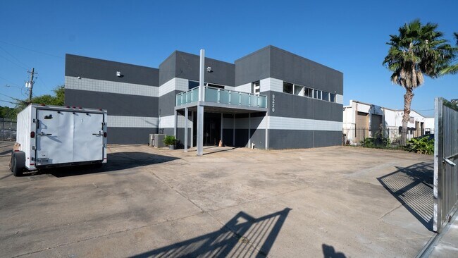 Foto del edificio - 9220 Rasmus Dr