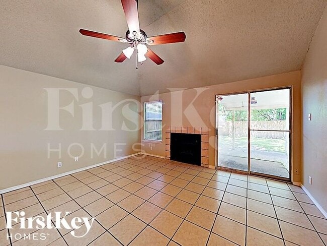 Building Photo - 1409 Grovecrest Dr