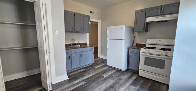 Building Photo - 4751 N Monticello Ave