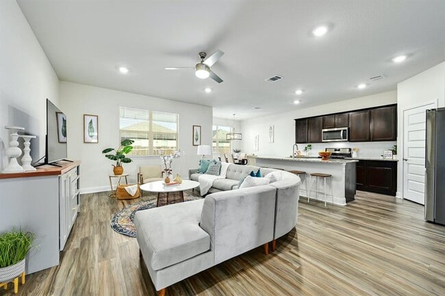 Building Photo - 16800 Avola Cv