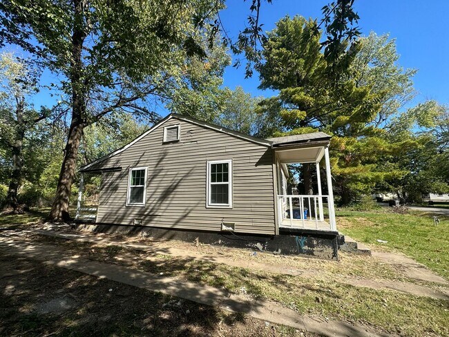 Foto del edificio - Cozy home in North Tulsa on a quiet street...