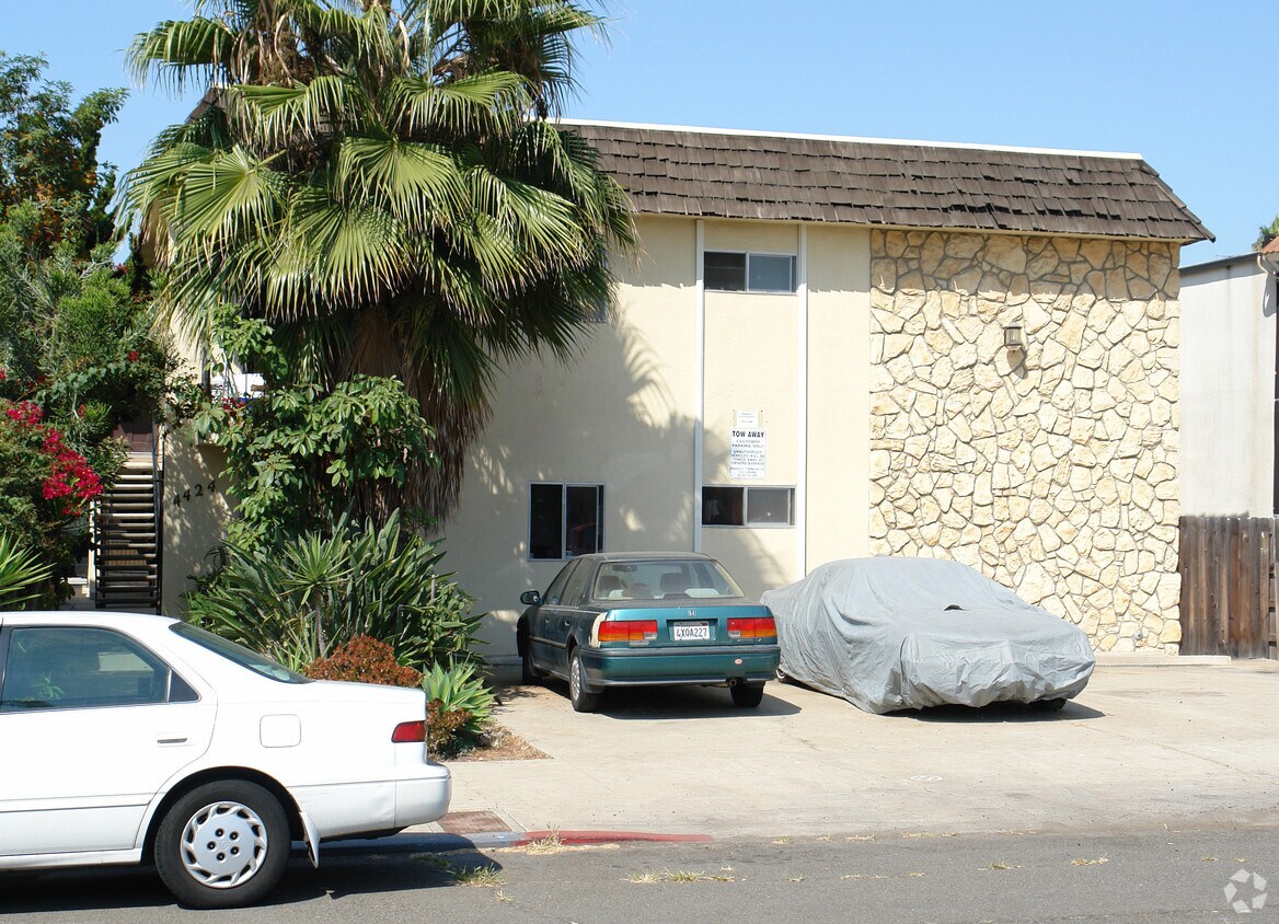 Foto del edificio - 4424 Campus Ave