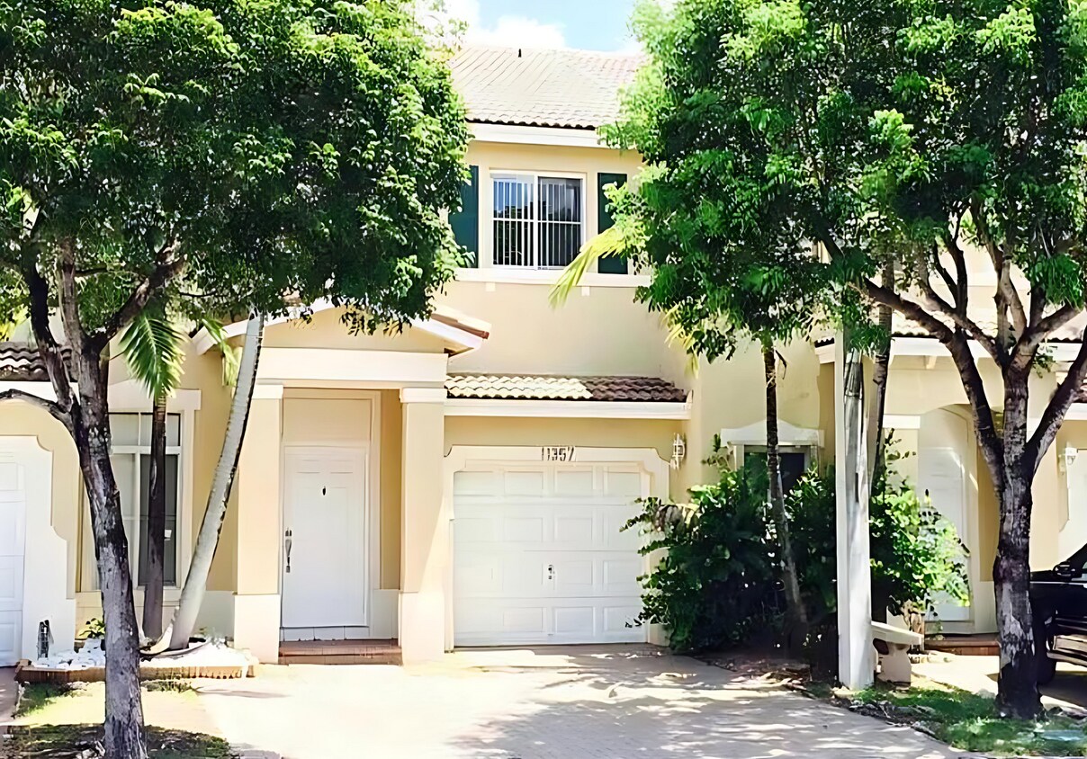 Foto principal - 11357 NW 57th Ln