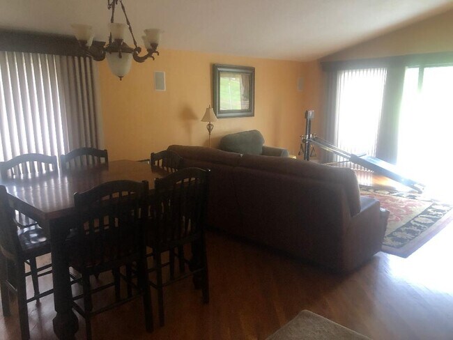 Foto del edificio - 2409 E Curtis Ct