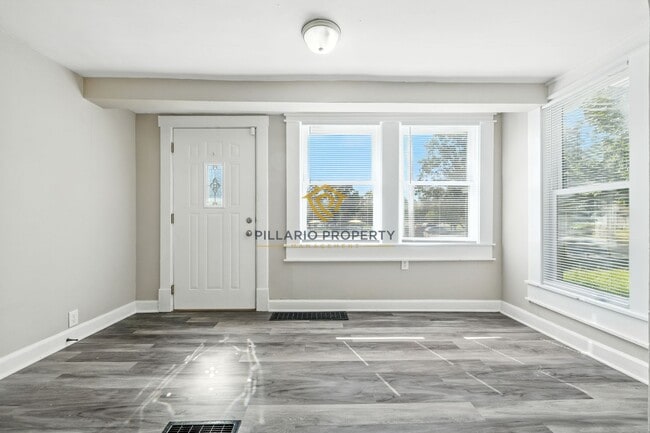 Building Photo - Charming 3-Bedroom Home in Garfield Park –...