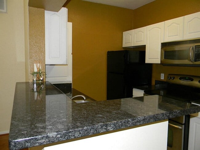 Building Photo - 1330 Old Spanish Trl