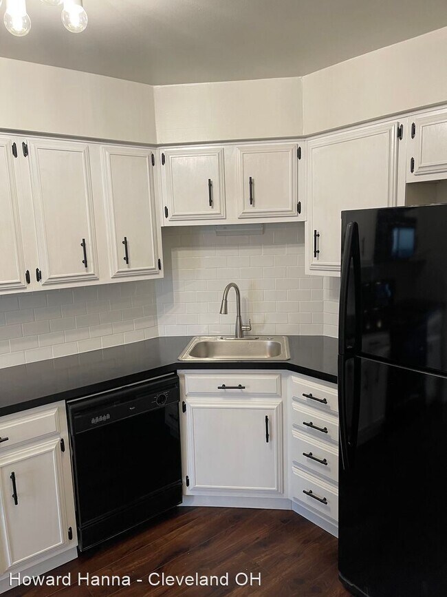 Building Photo - 2 br, 2 bath House - 12550 Lake Rd.
