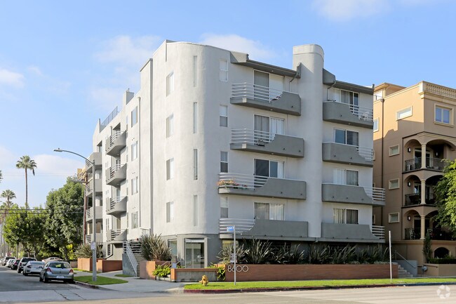 Foto del edificio - 8600 Burton Way
