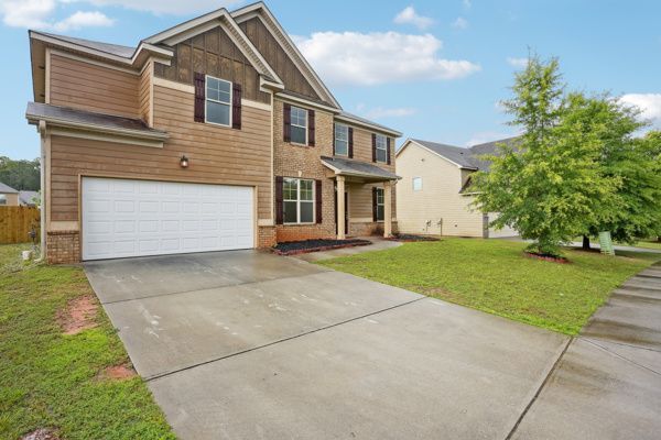 Foto del edificio - 90 Oakwood Dr