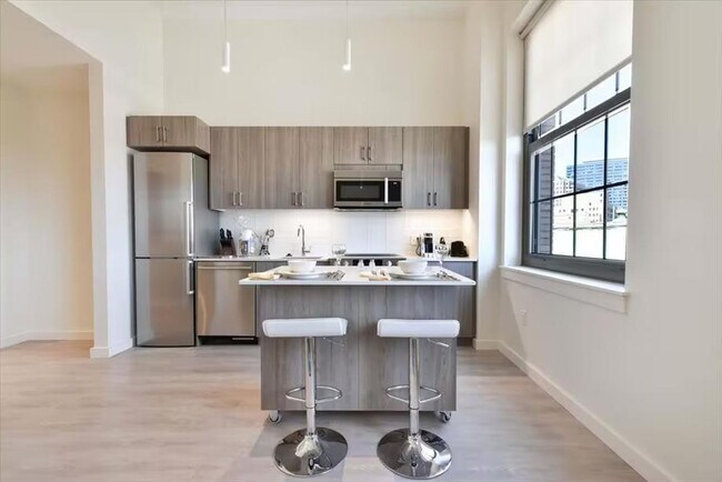 Foto del edificio - 8 Harrison Ave