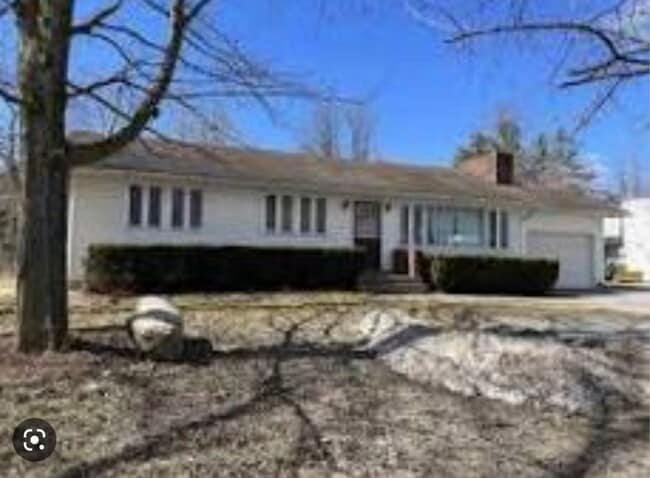 Building Photo - Spacious 3 Bedroom Home Available Now