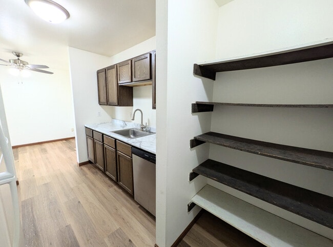Foto del edificio - Sunset Lane Apartments
